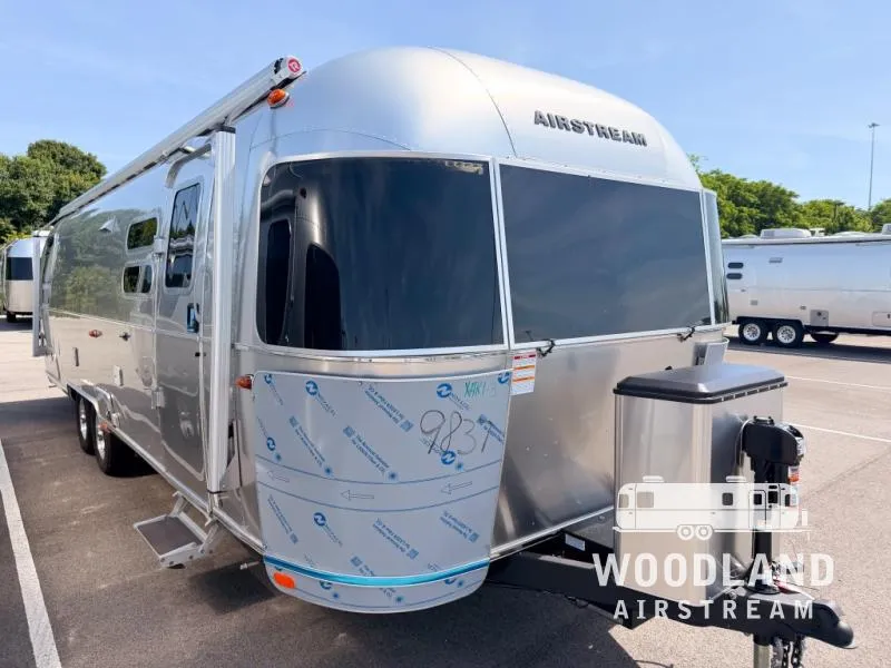2026 Airstream Globetrotter 30RB - Photo 3