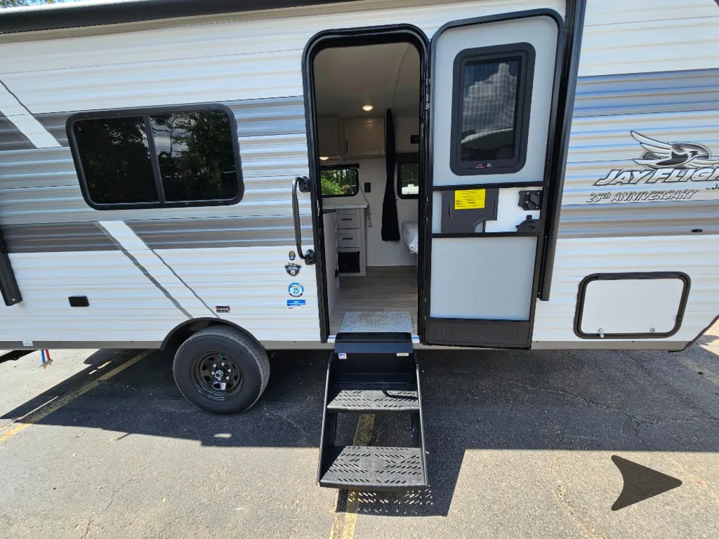 2027 Jayco Jay Flight 175FQ, Photos photo 15