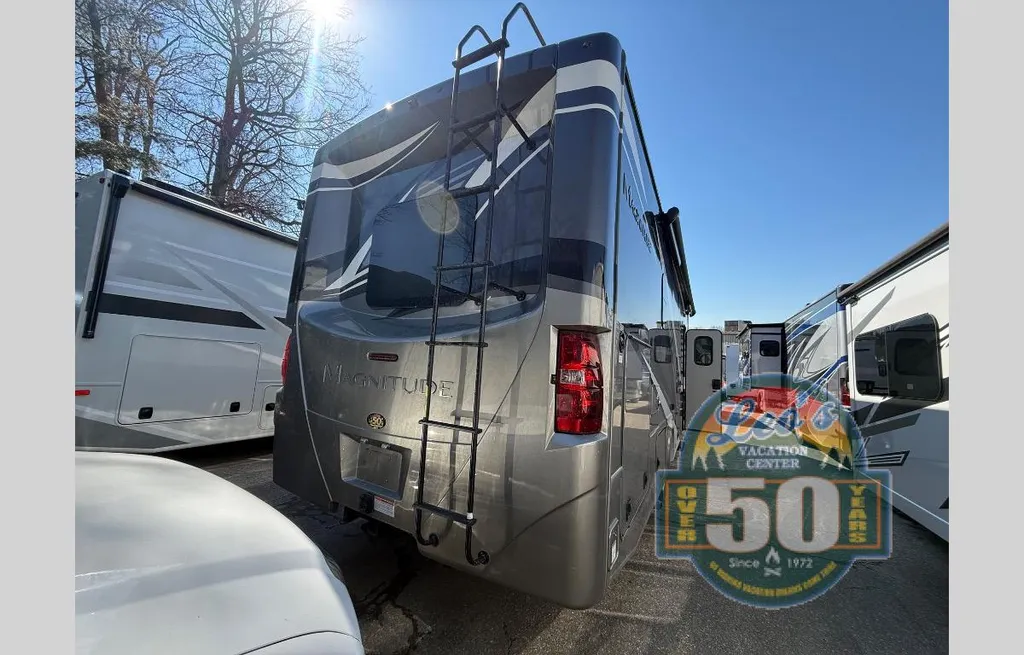 2022 Thor Motor Coach Magnitude RS36, Photos photo 5