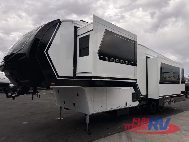 2027 Brinkley Model Z New    3200 - Photo 3