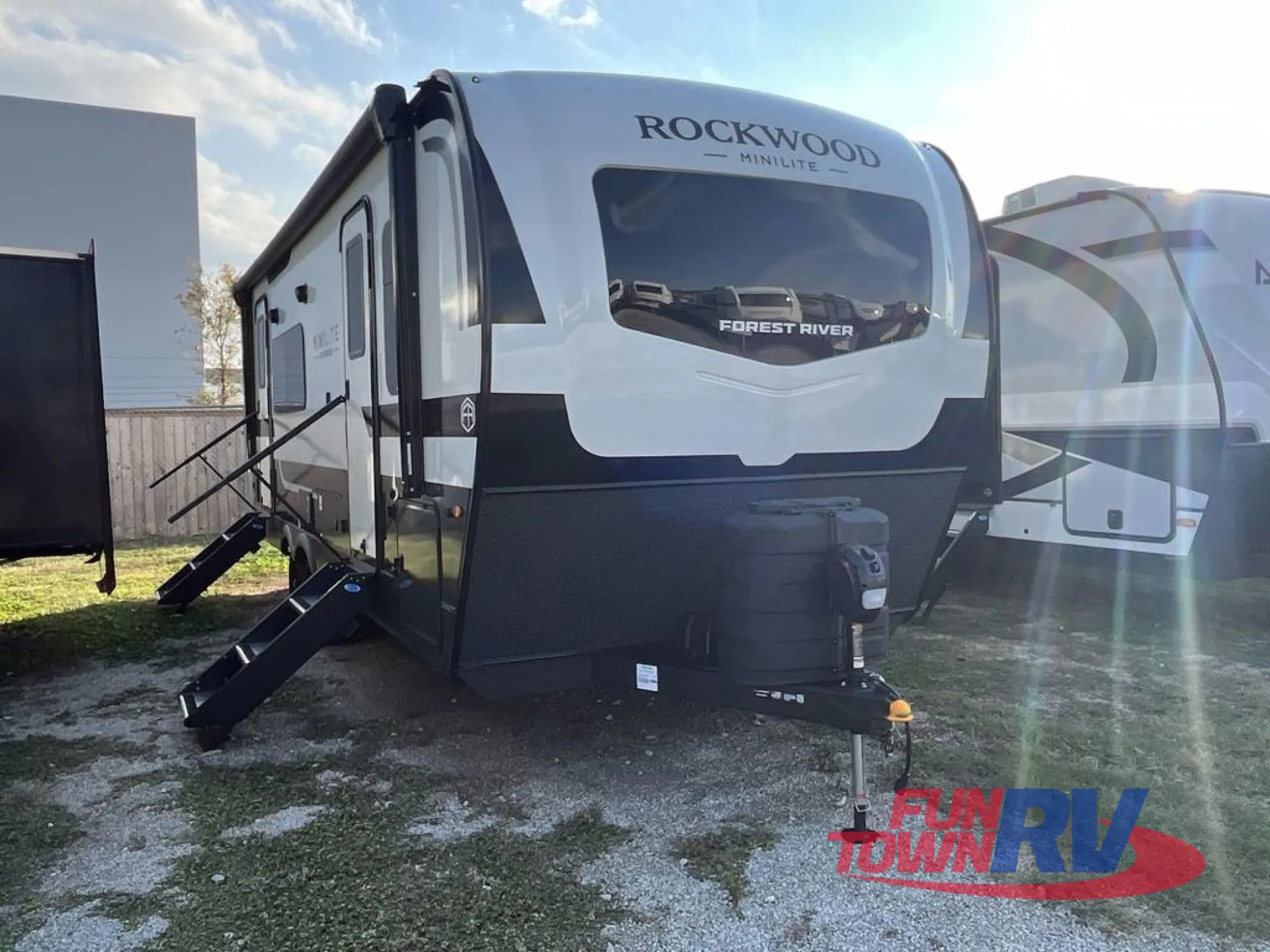 2026 Forest River Rockwood Mini Lite 2515S - Photo 2