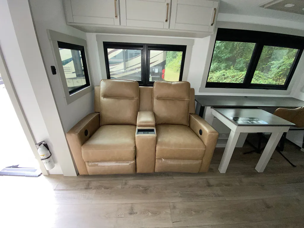 2026 Brinkley Model Z 3420, Photos photo 11