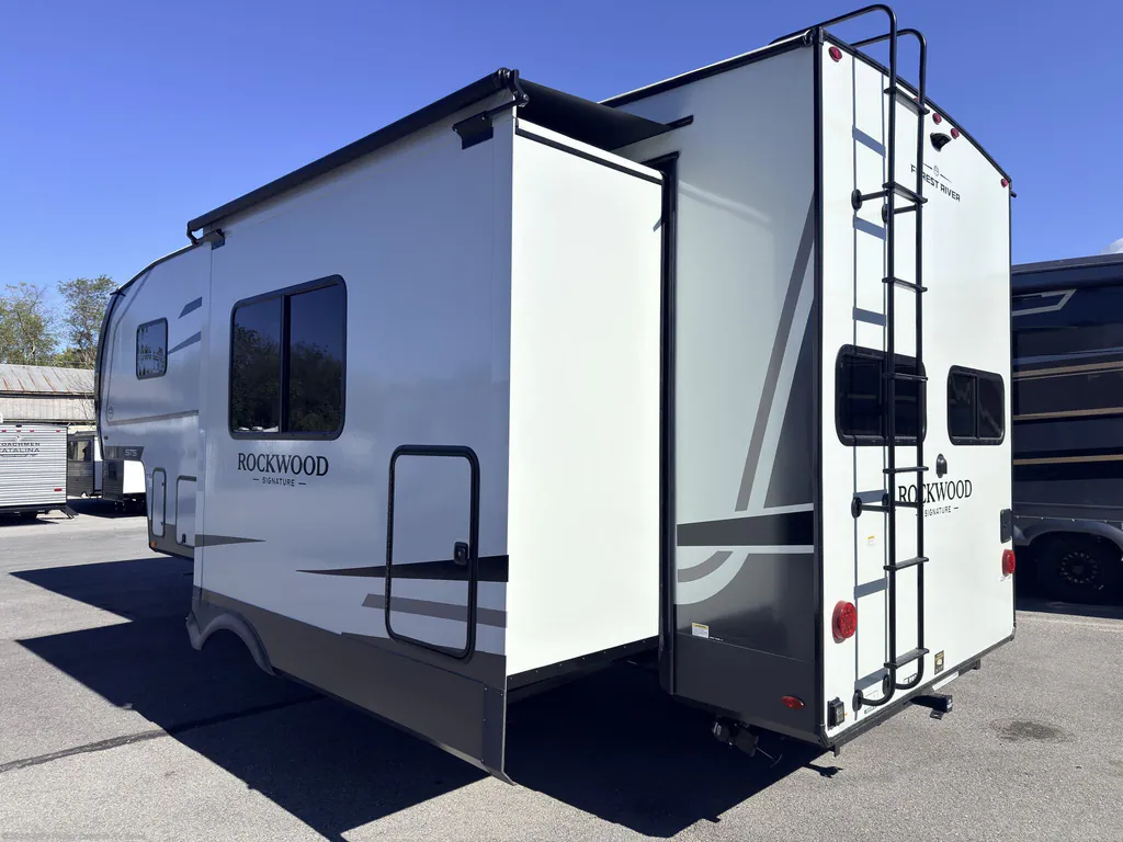 2027 Forest River Rockwood Signature 301SRK, Photos photo 4