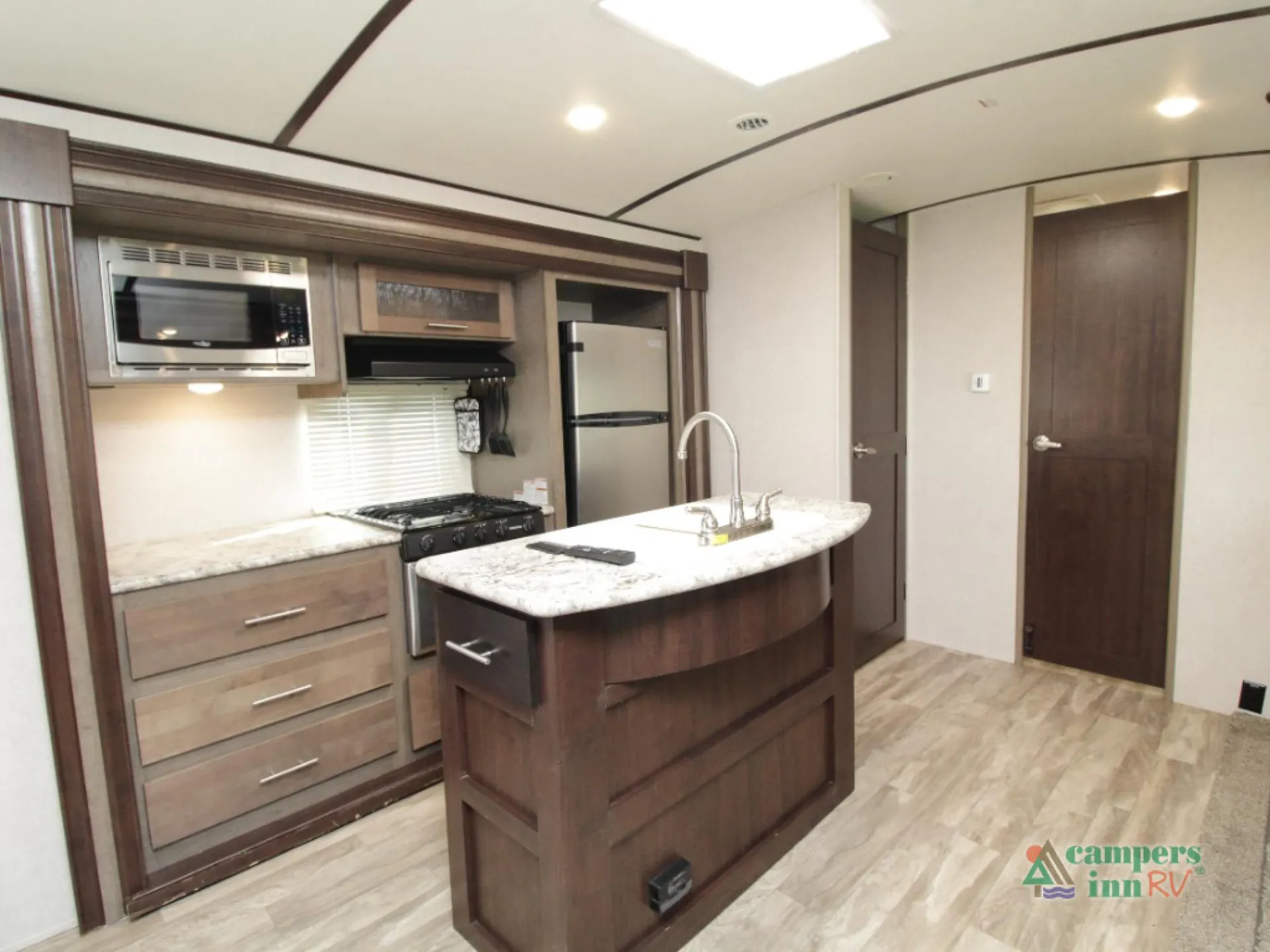 2018 Forest River Surveyor 285IKLE — Photo 6