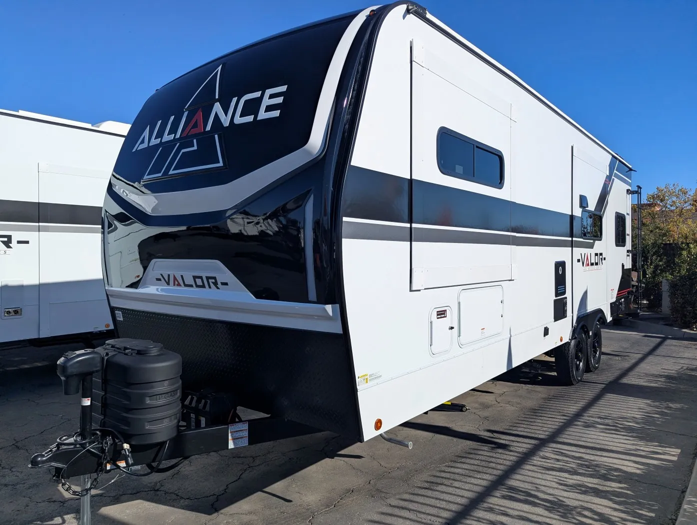 2026 Alliance RV Valor 27T14 - Photo 4