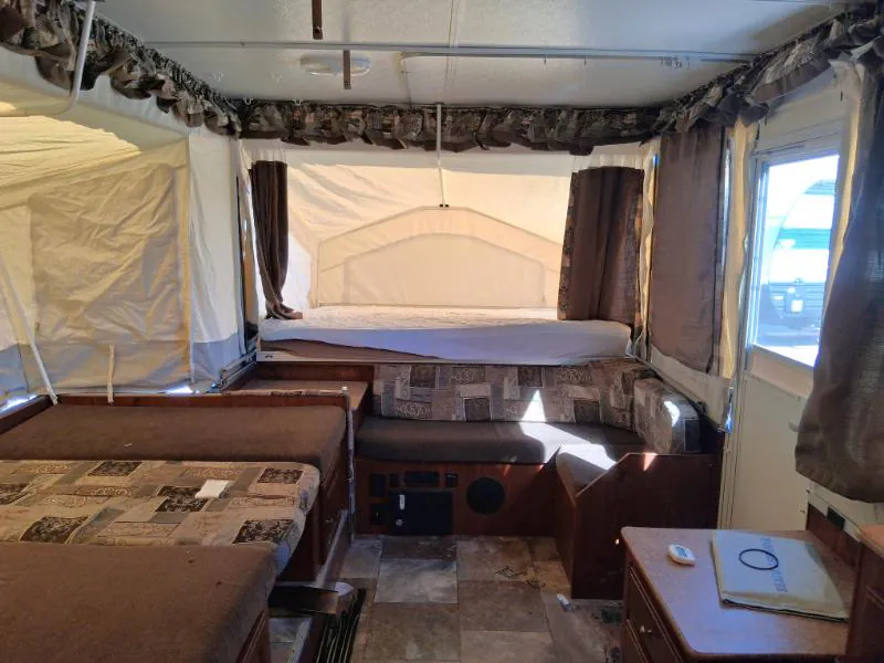 2013 Forest River Rockwood Premier 2514G — Photo 6