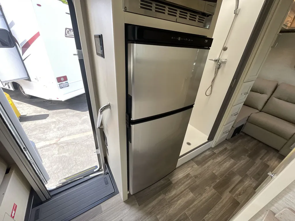 2024 Tiffin Wayfarer 25 RLW, Photos photo 8