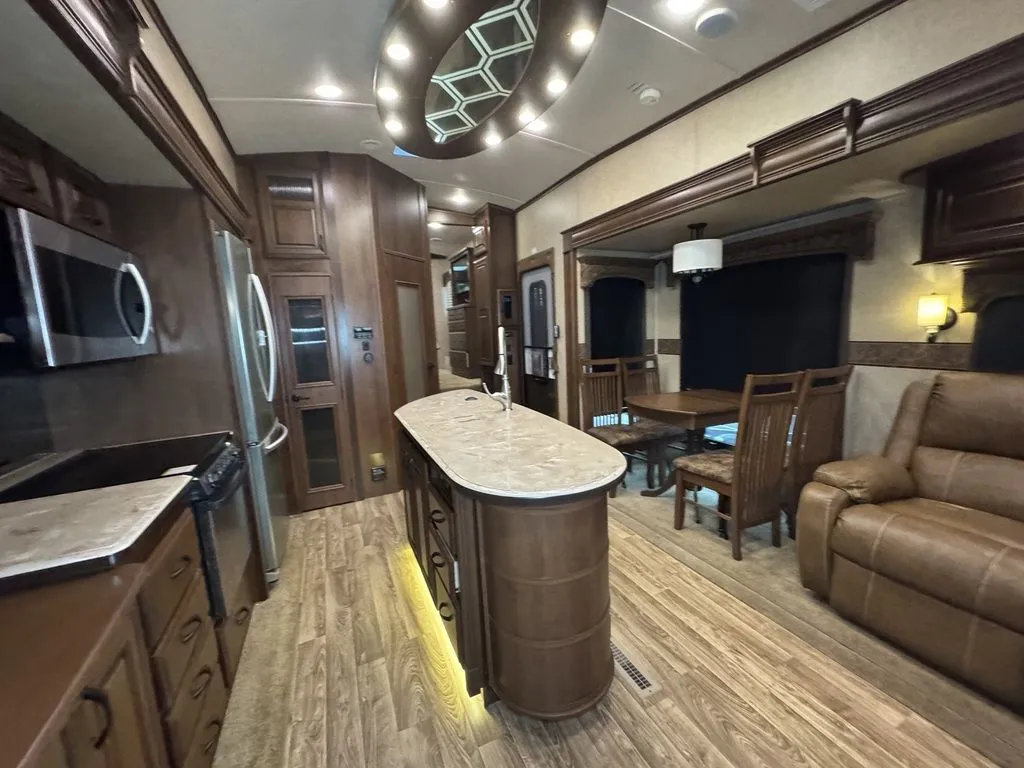 2015 Jayco Pinnacle 36FBTS, Photos photo 12