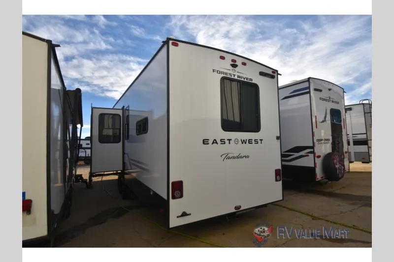 2026 East to West Tandara 388LR - Photo 4