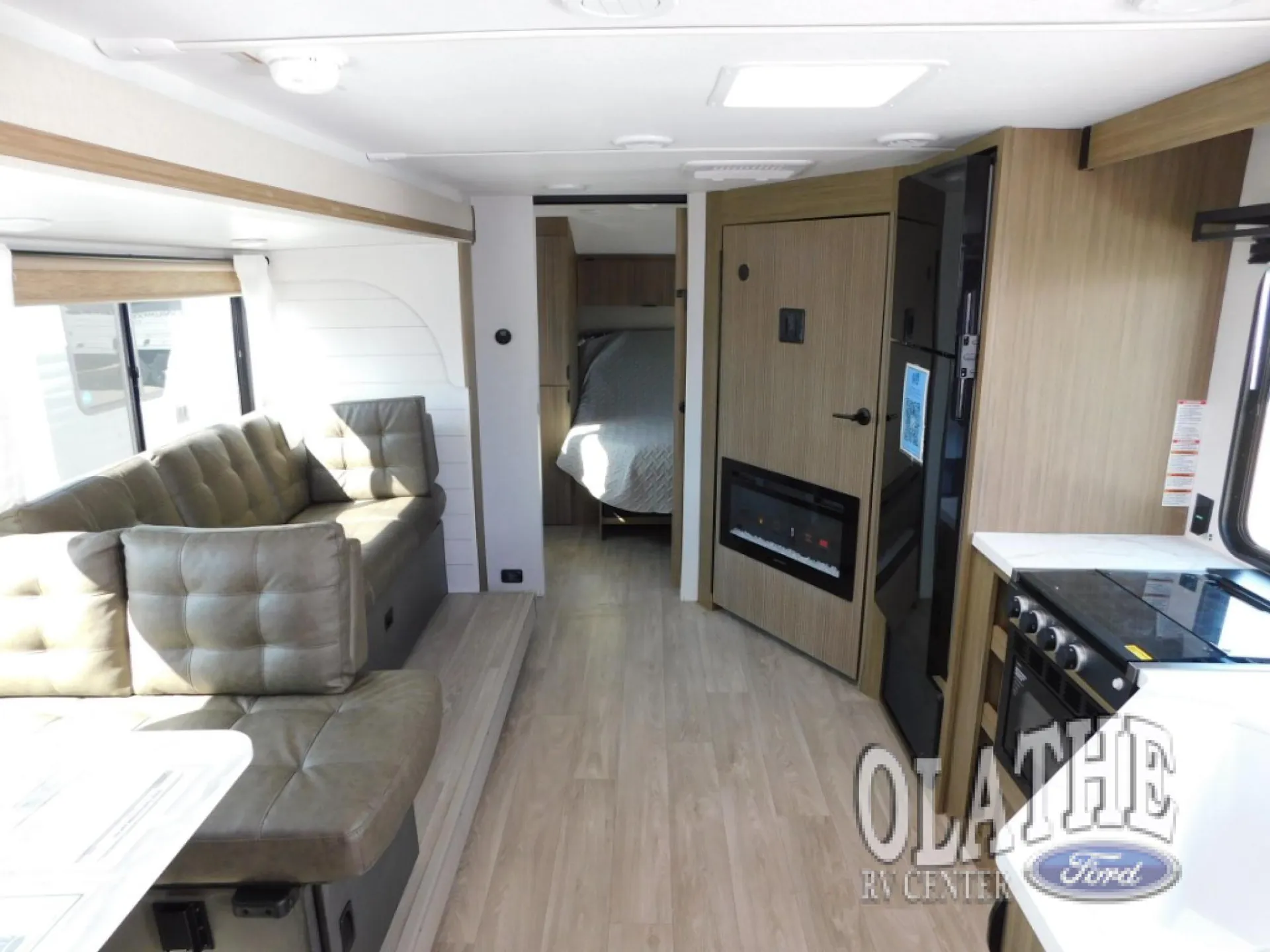 2026 Forest River RV Wildwood X-Lite 26ICE — Photo 5