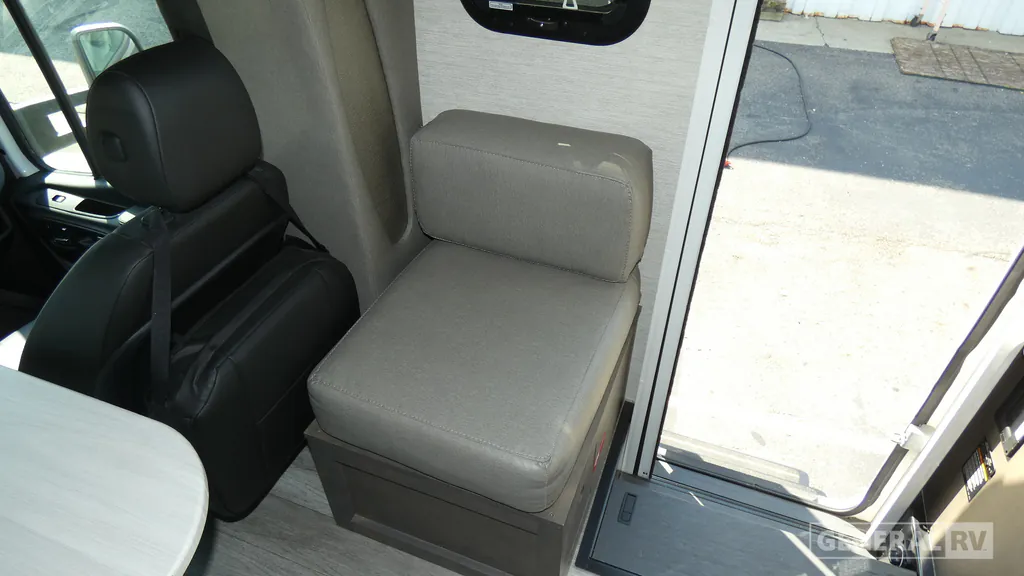 2024 Tiffin Wayfarer 25 RLW, Photos photo 16