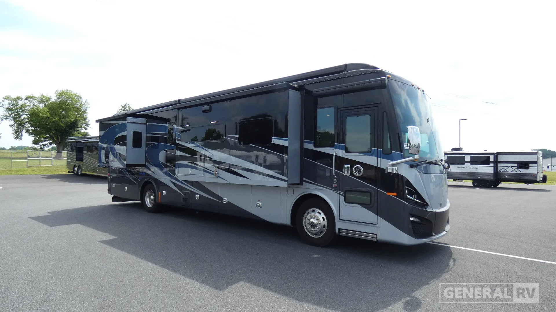2021 Tiffin Phaeton 40 QKH - Photo 2