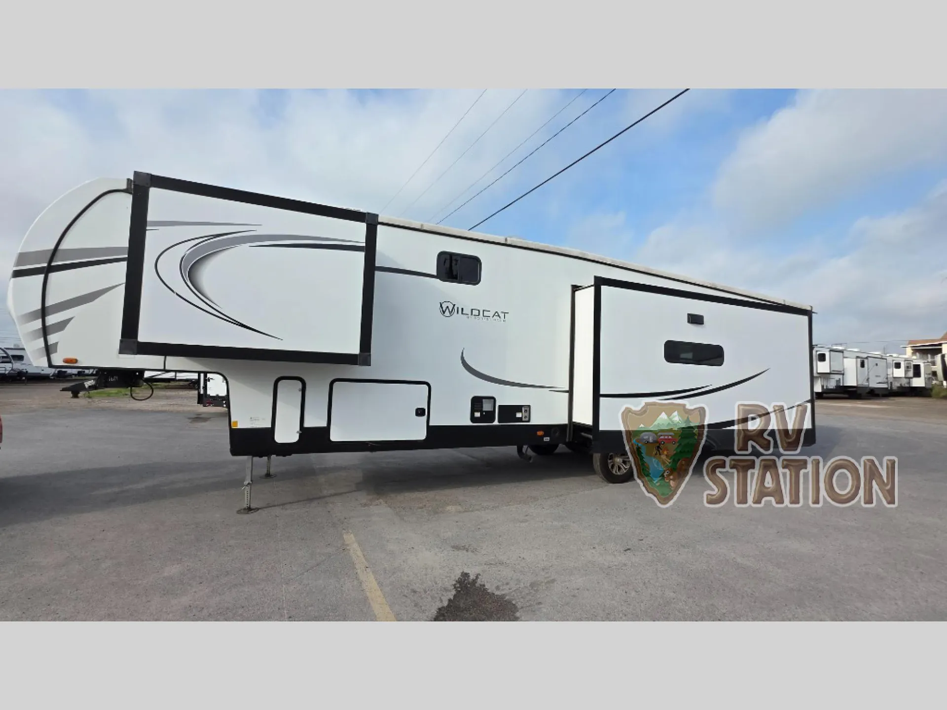 2023 Forest River Wildcat ONE 31RL - Photo 3