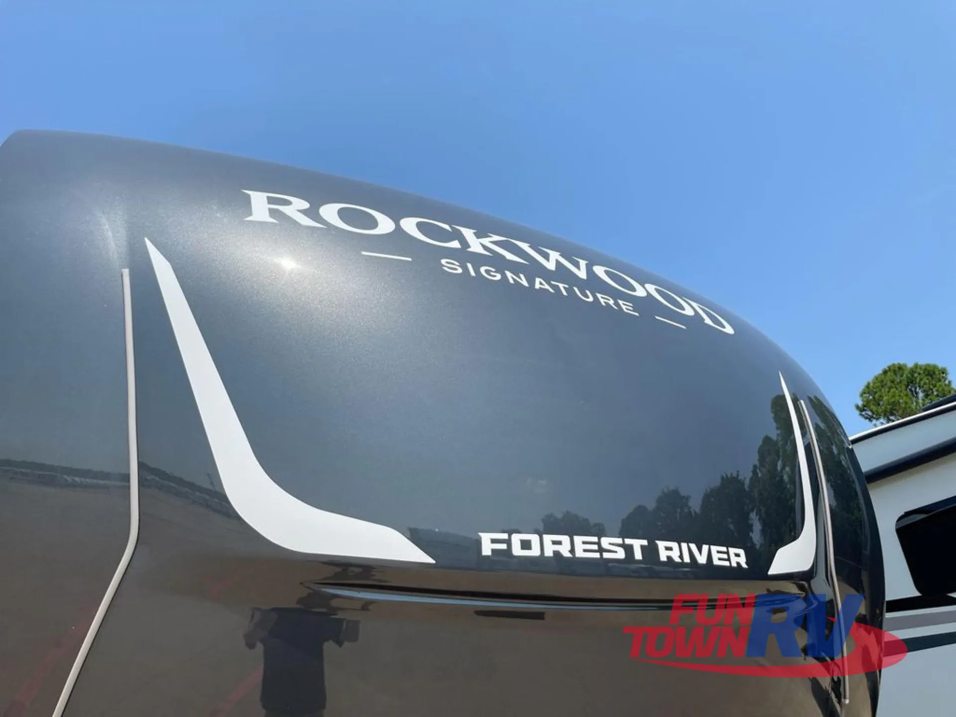 2026 Forest River Rockwood Signature 301RK - Photo 3