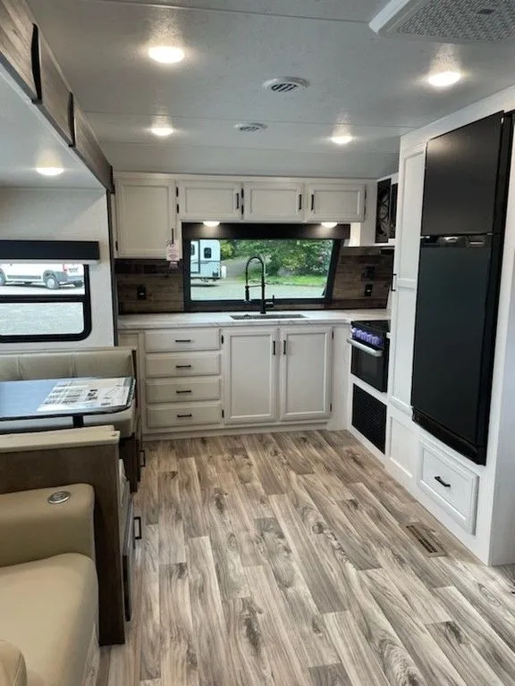 2024 Venture RV SportTrek 251VFK FRONT KITCHEN W/ SLIDE! - Photo 3