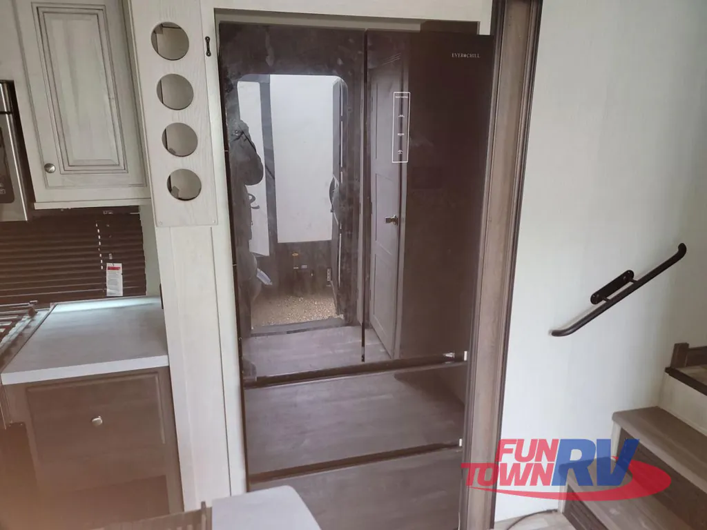 2023 Forest River Cardinal Luxury 380RLX, Photos photo 24