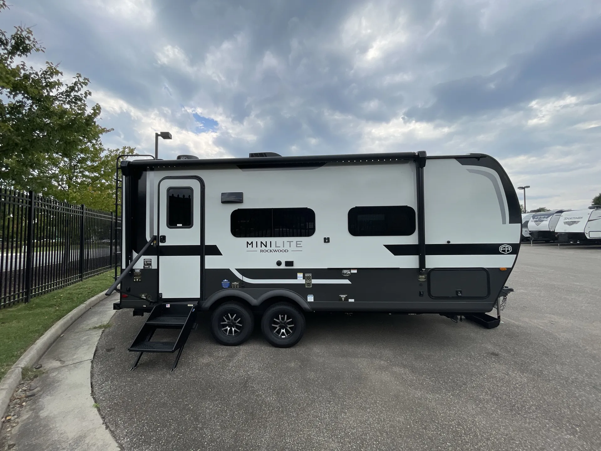 2027 Forest River Rockwood Mini Lite 2109S — campside