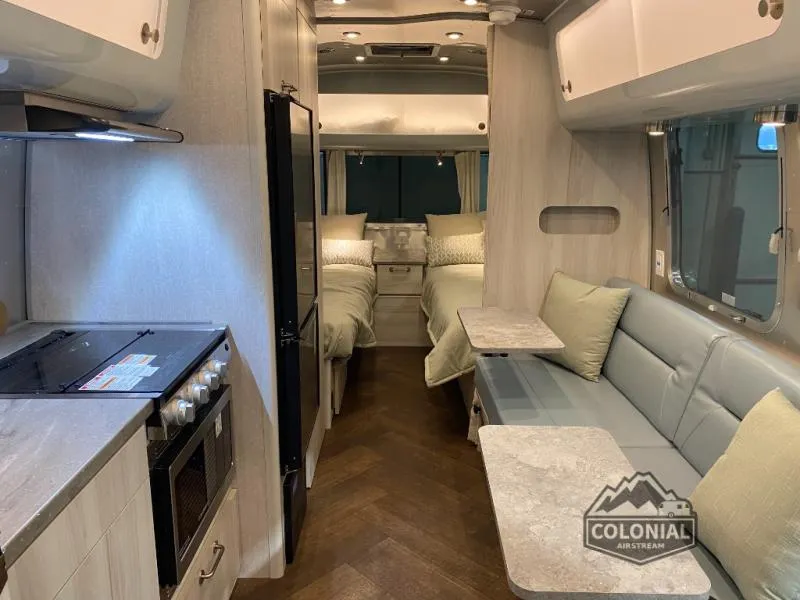 2026 Airstream International 23FB - Photo 3