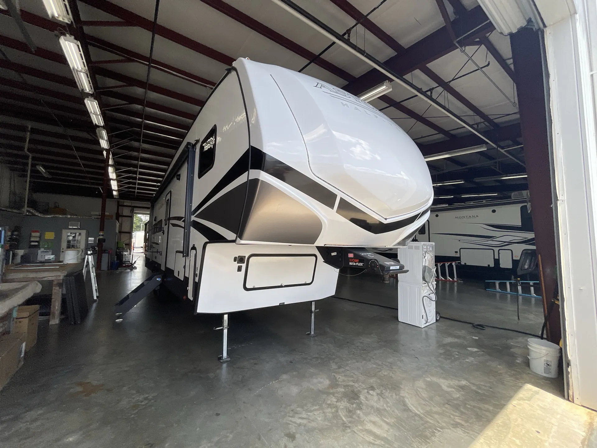 2024 Dutchmen Astoria 298BH - Photo 2