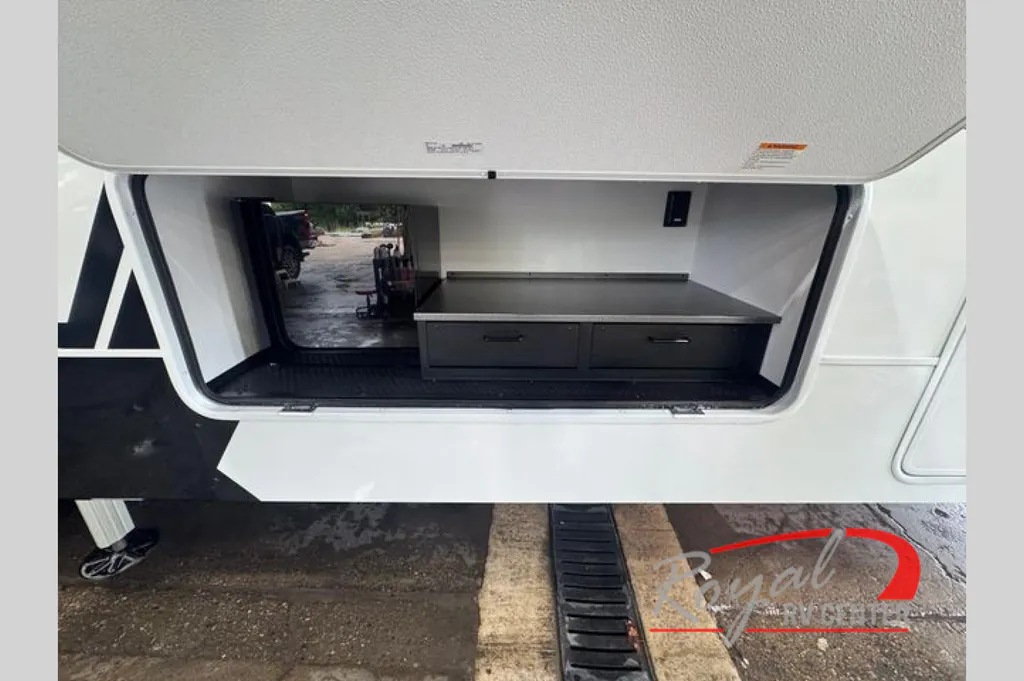 2026 Brinkley Model Z 3610, Exterior photo 10
