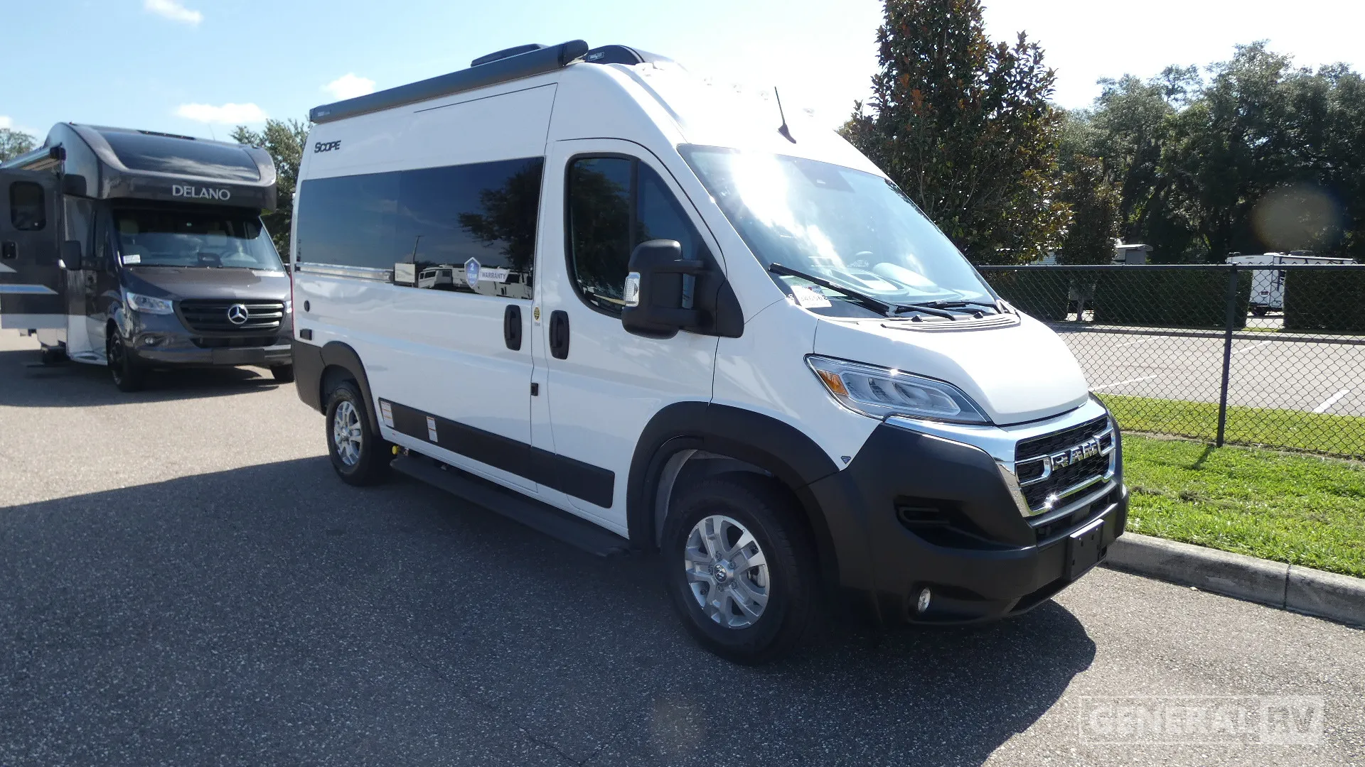 2027 Thor Motor Coach Scope 18M - Photo 2