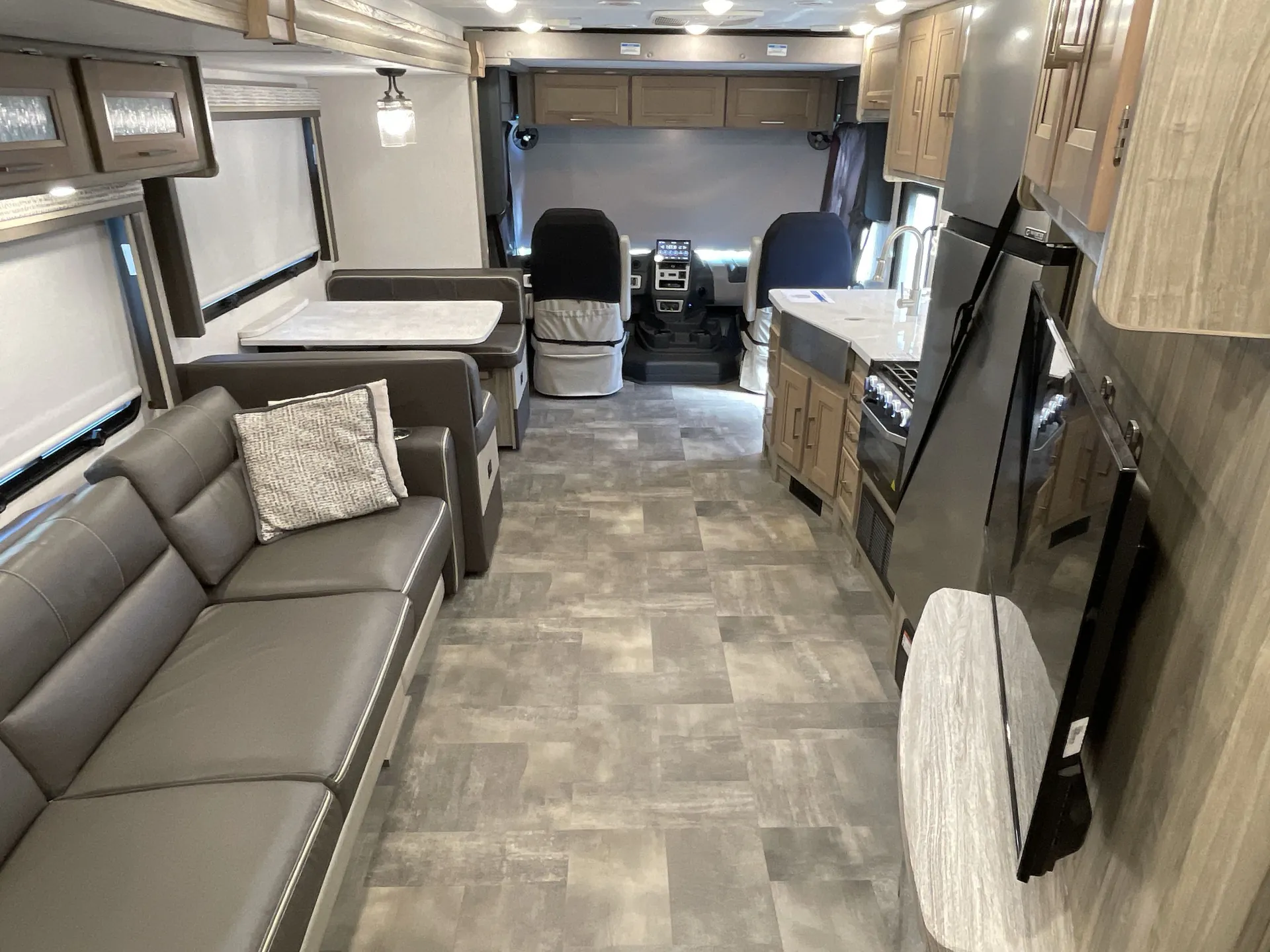 2021 Coachmen Mirada 32SS - Photo 4