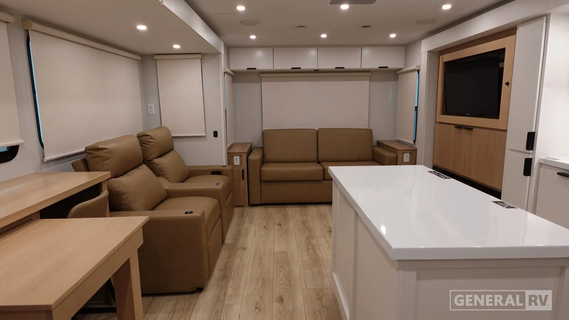 2026 Winnebago Thrive 29RLO - Photo 3