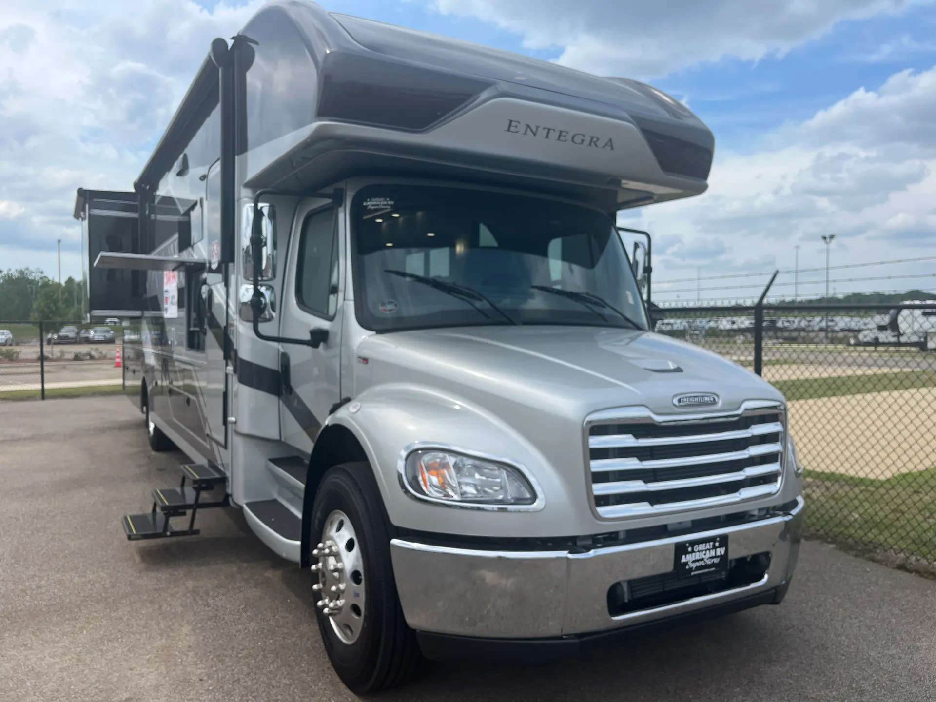 2026 Entegra Coach Accolade 37K - Photo 2