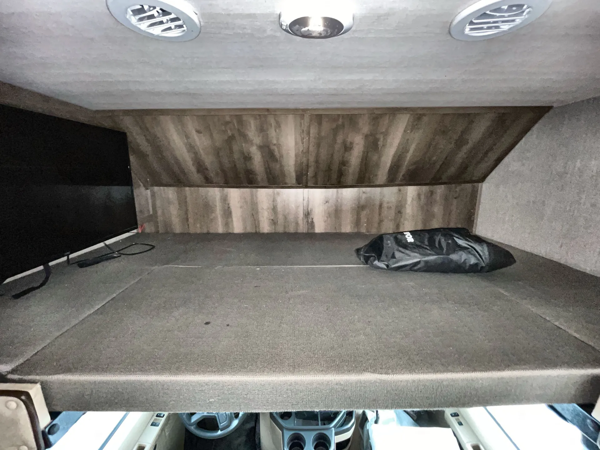 2022 Nexus Triumph 30T — living area main