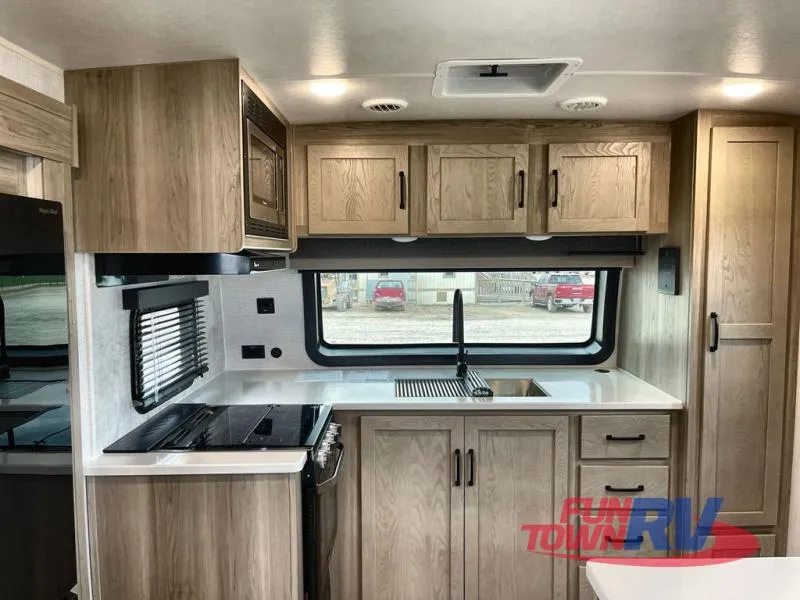 2025 Forest River Rockwood Ultra Lite 2619FK - Photo 3