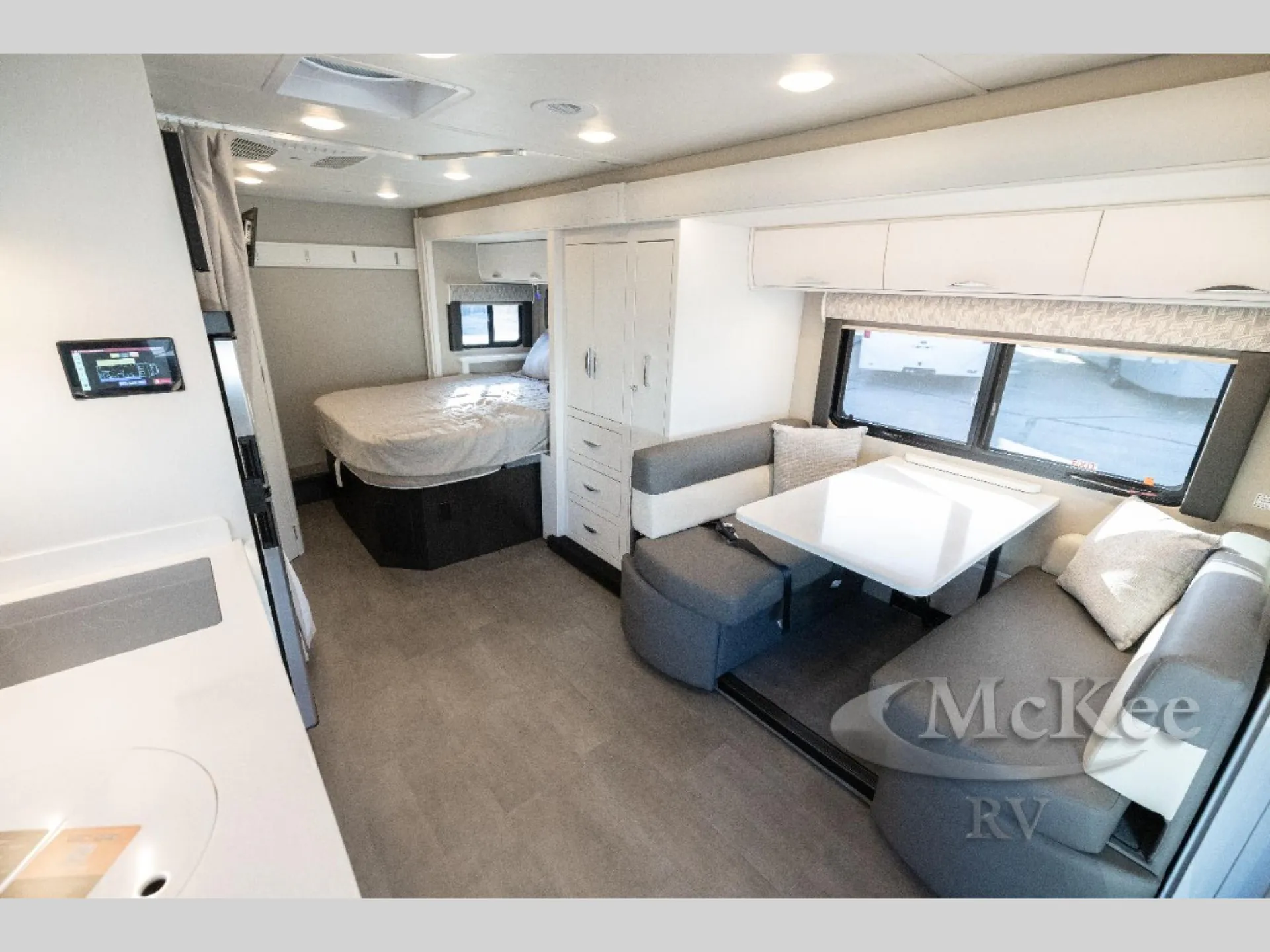 2026 Renegade RV Vienna 25FWS - Photo 3