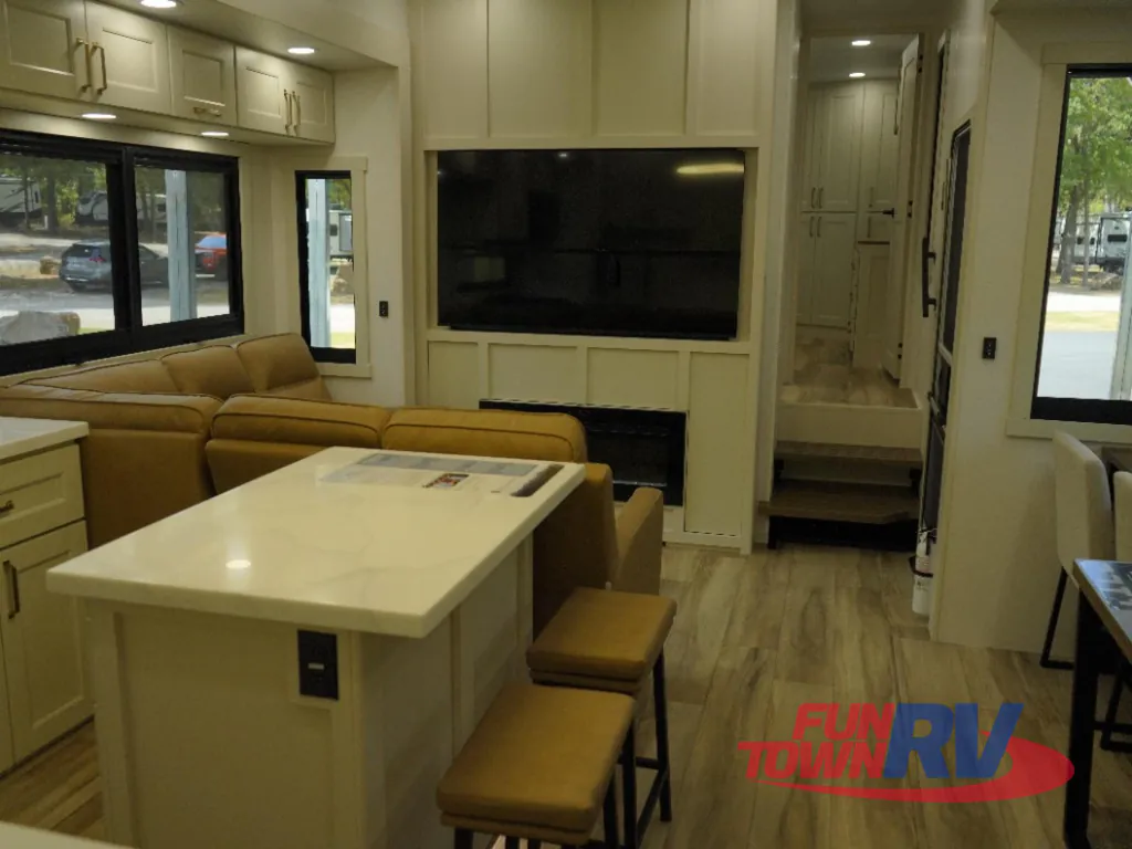 2027 Brinkley Model G 3970, Photos photo 13
