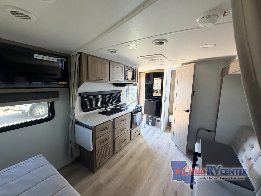 2027 Forest River Rockwood Mini Lite 2109S - Photo 4