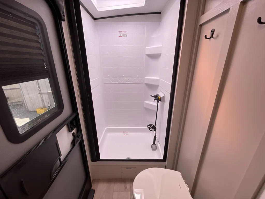 2027 Jayco Jay Feather 29BHB, Photos photo 18