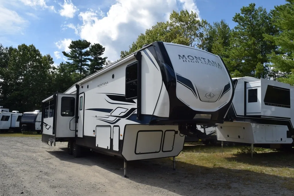 2022 Keystone Montana High Country 331RL - Photo 4
