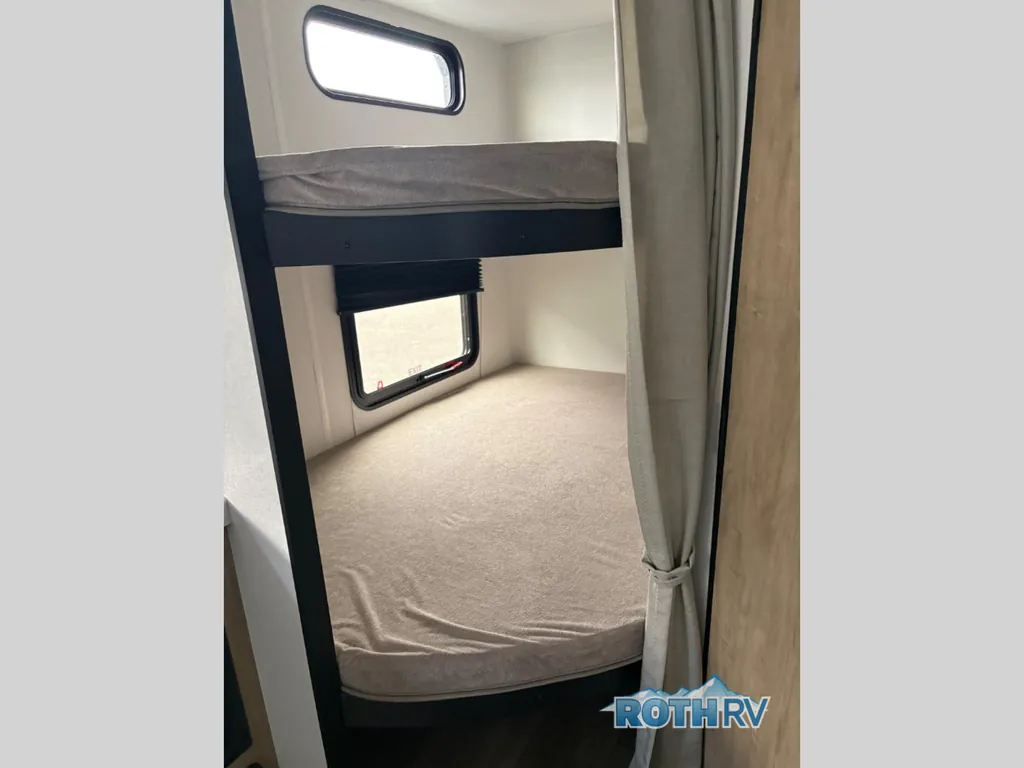 2027 Forest River Cherokee Grey Wolf 23MK, Photos photo 9