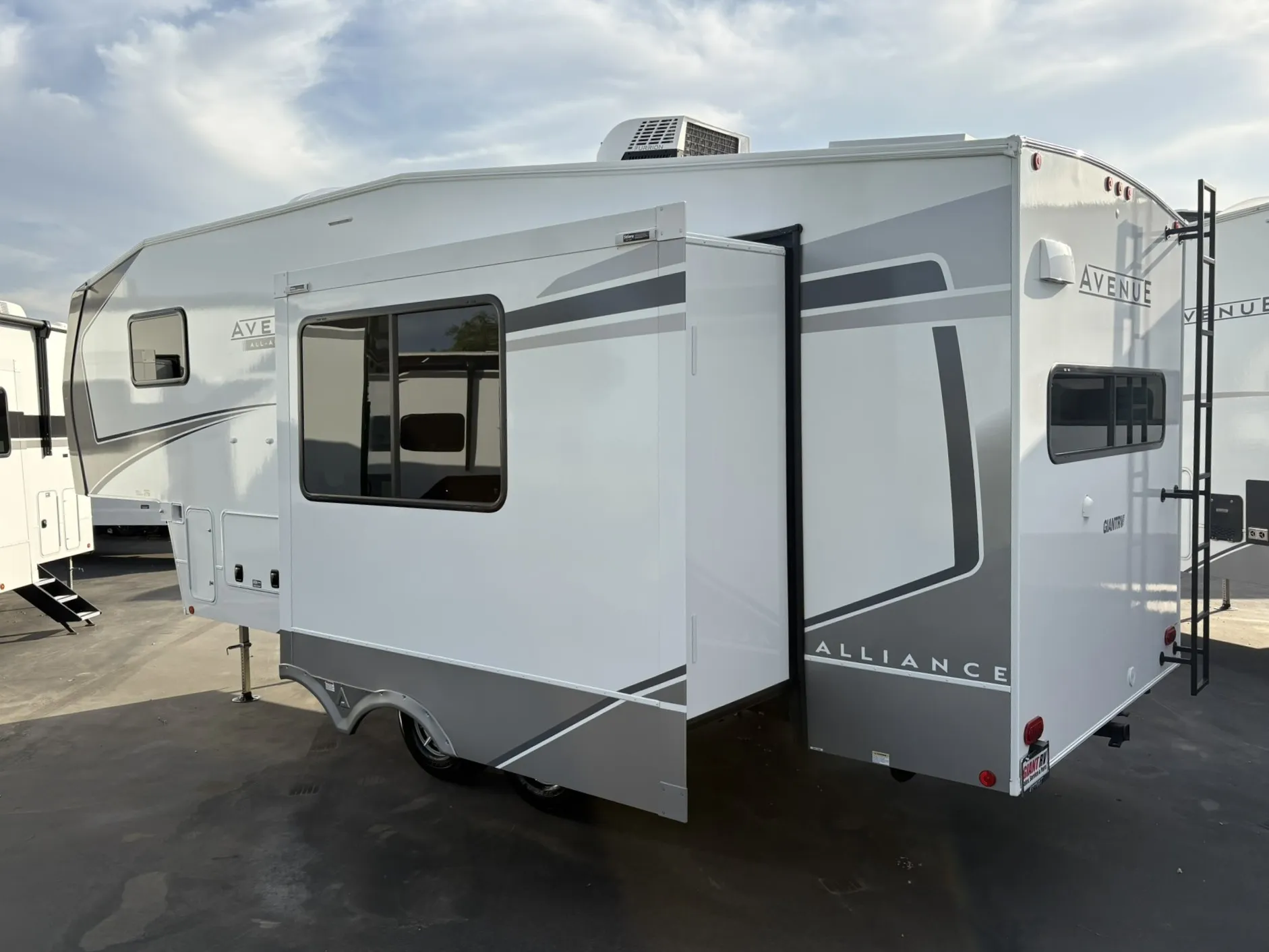 2026 Alliance RV Avenue 23ML - Photo 3