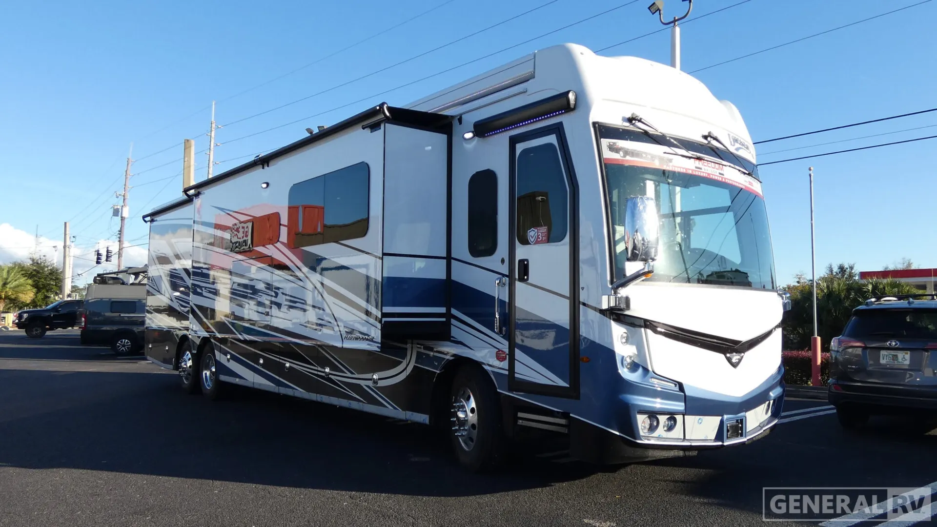 2026 Fleetwood Discovery LXE 44B - Photo 2