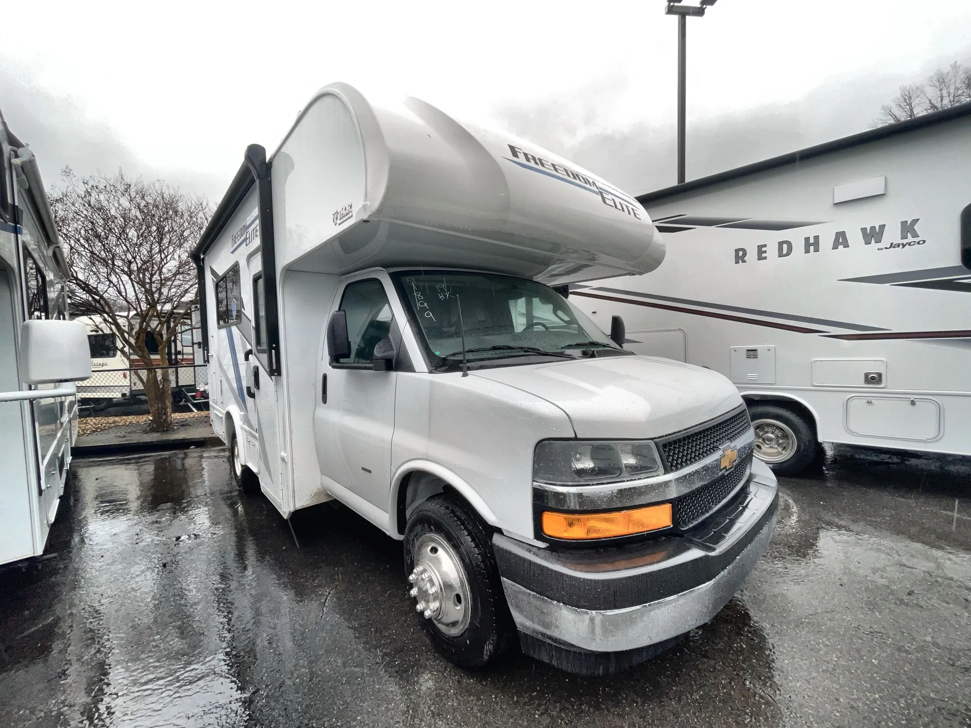 2026 Thor Motor Coach Freedom Elite 19HX - Photo 2