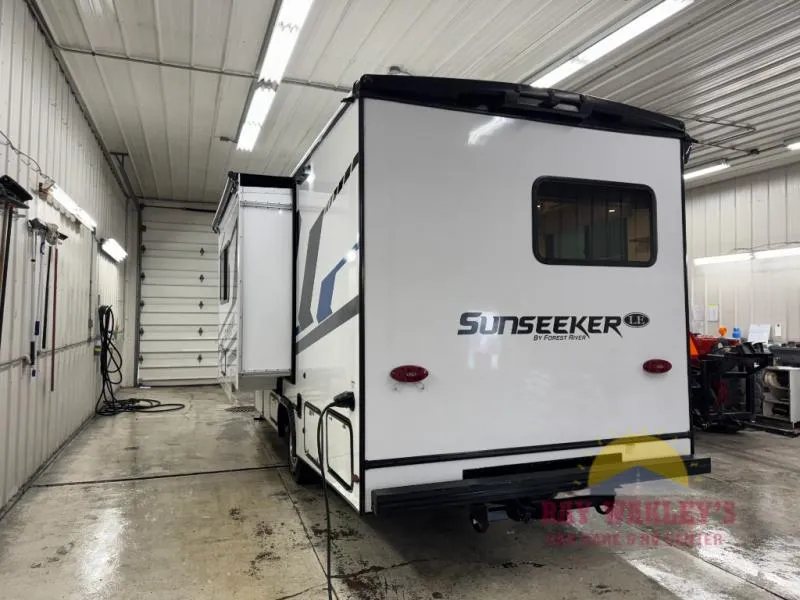 2025 Forest River Sunseeker LE 2150SLE - Photo 3