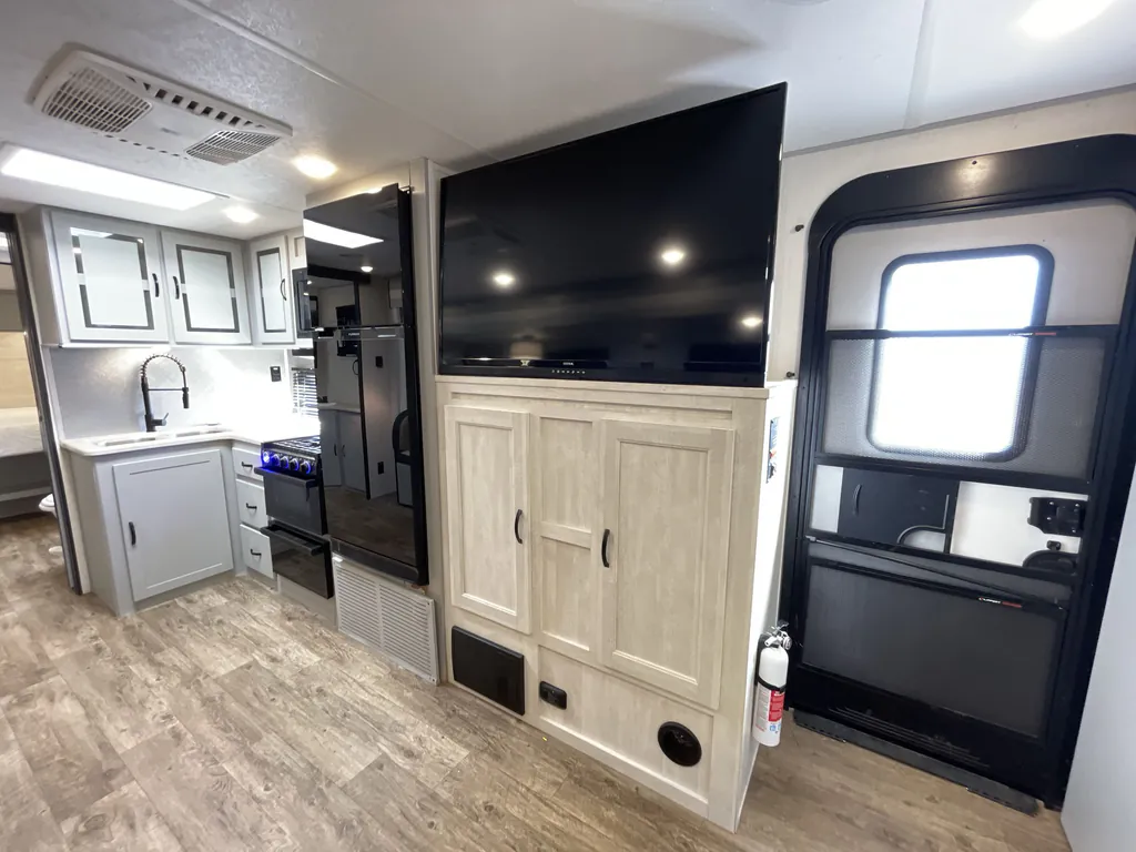 2022 Forest River Vibe 28BH, Photos photo 11