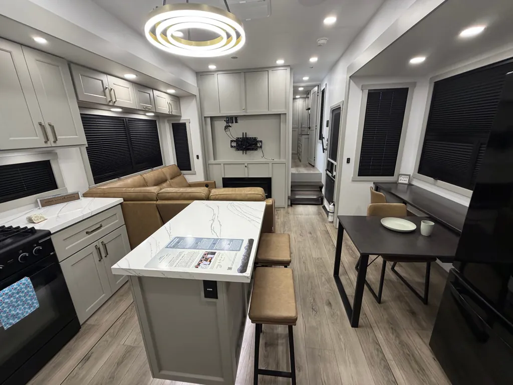2026 Brinkley Model G 3970, Photos photo 30