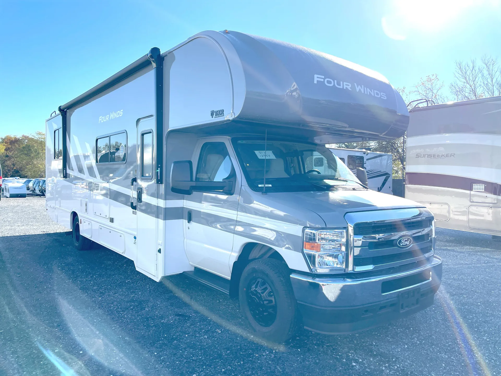 2026 Thor Motor Coach Four Winds 31H - Photo 2