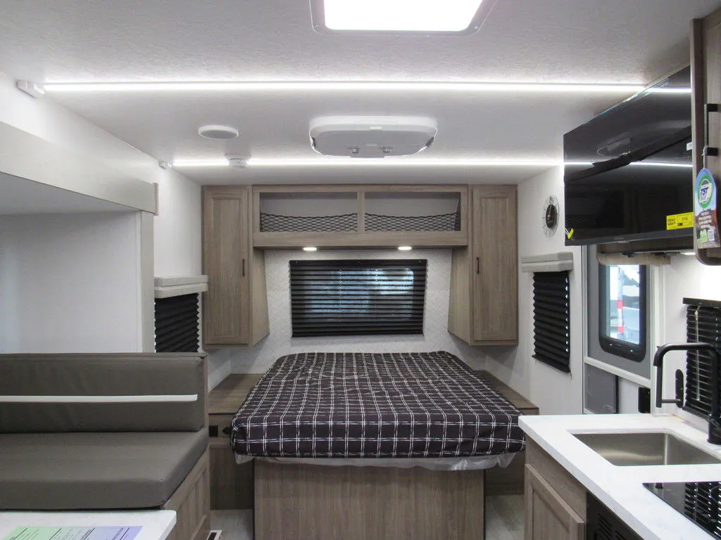 2026 Coachmen Freedom Express Select 21SE, Photos photo 15