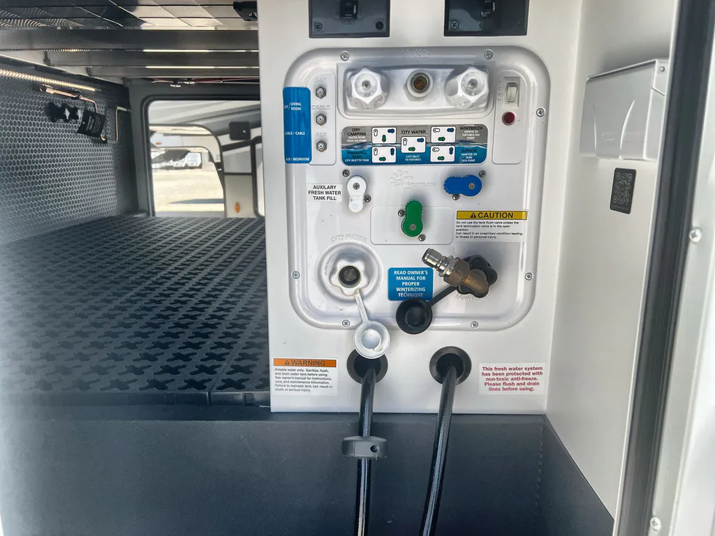 2025 Brinkley Model Z 3610, Photos photo 41