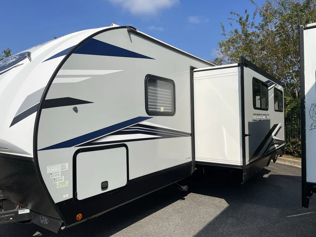 2022 Forest River Cherokee Alpha Wolf 26RB-L, Photos photo 6