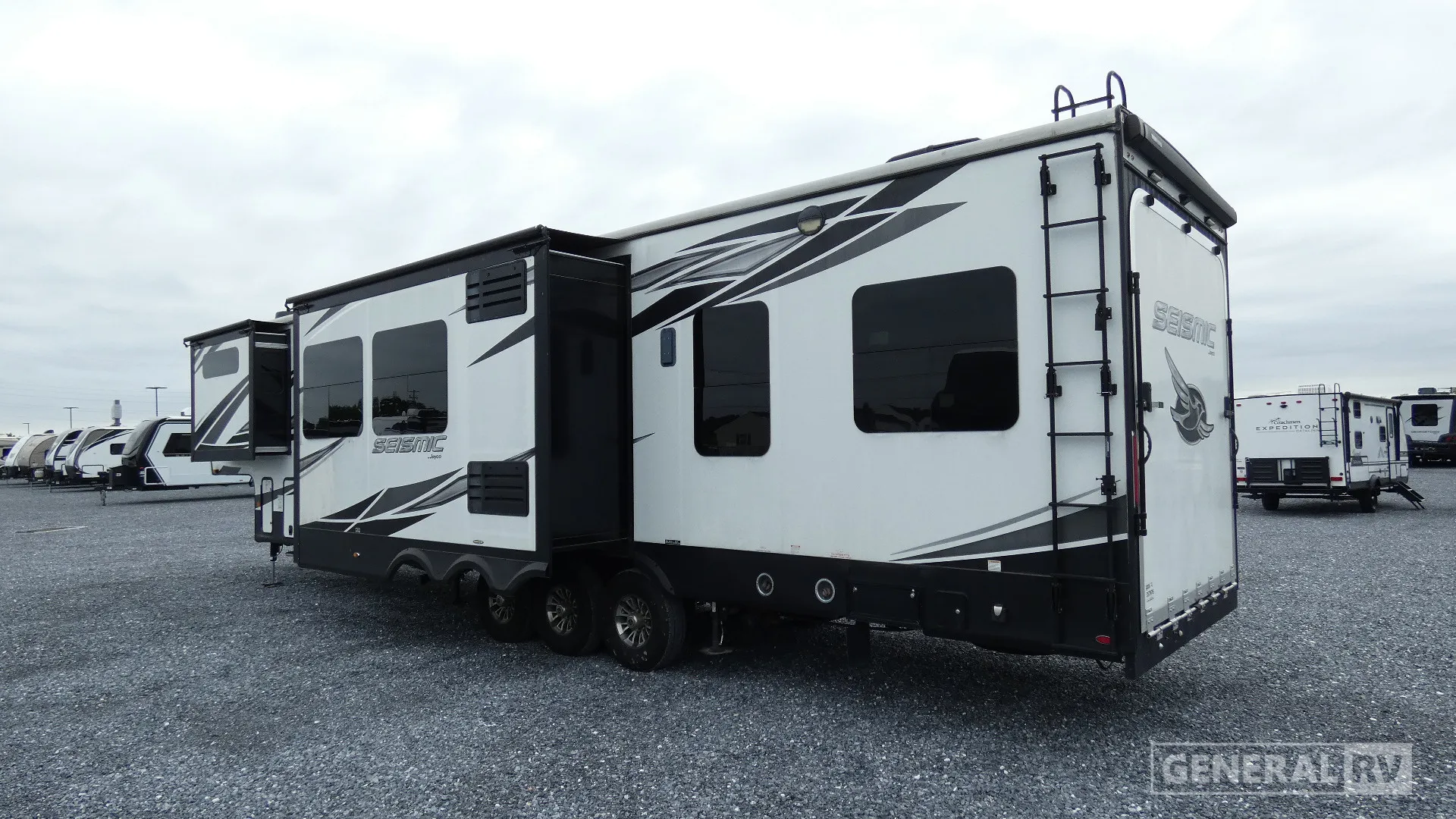 2021 Jayco Seismic 4212 - Photo 4