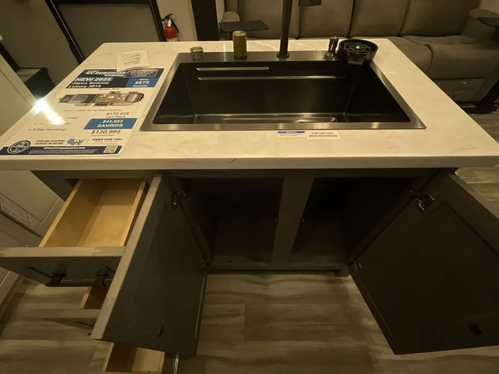 2025 Jayco Seismic Luxury Series 3815, Photos photo 16