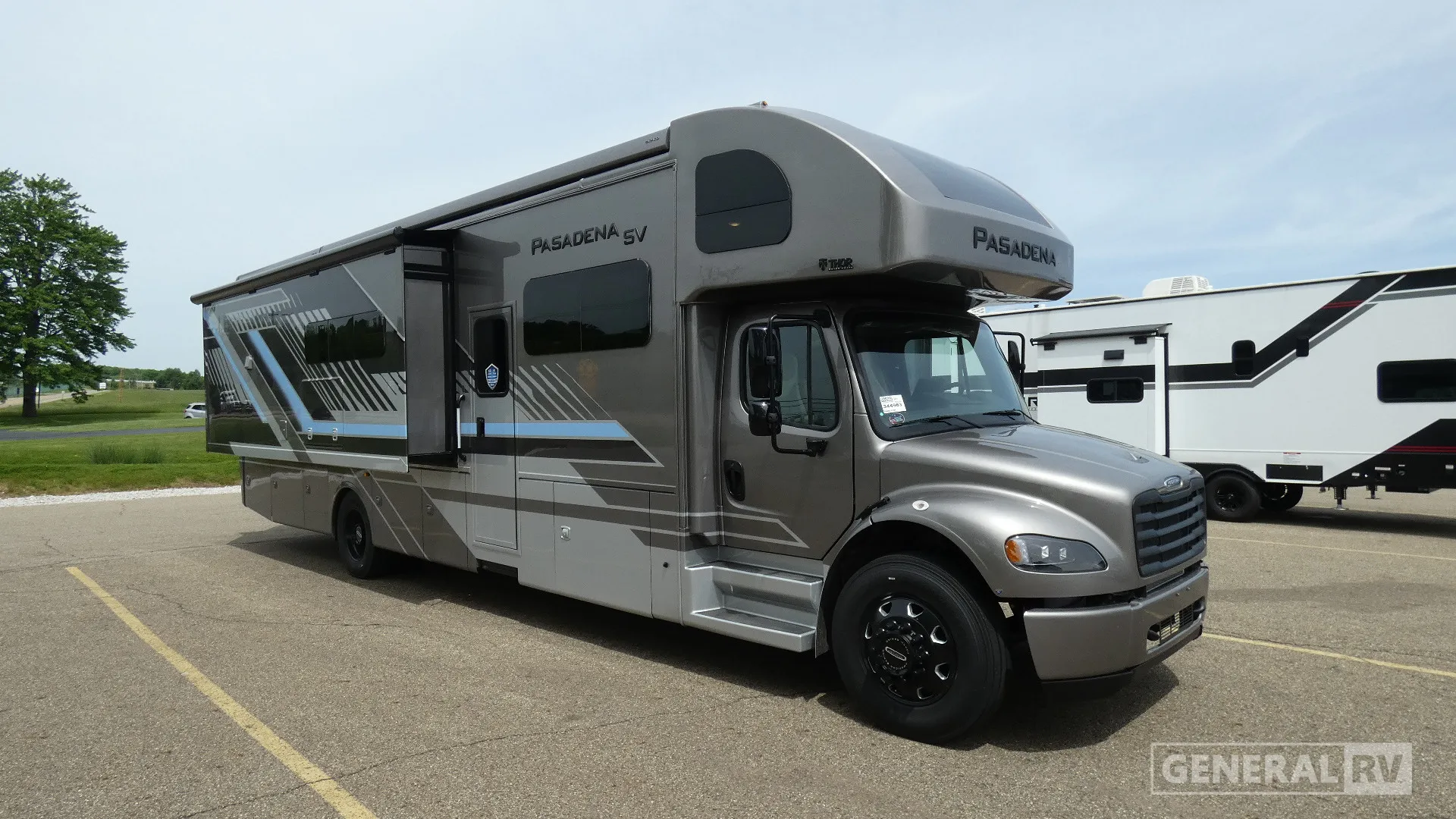 2026 Thor Motor Coach Pasadena SV 38FX - Photo 2