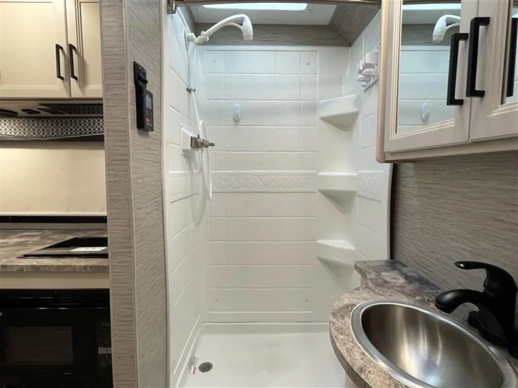 2021 Thor Motor Coach Axis 24.3, Photos photo 13